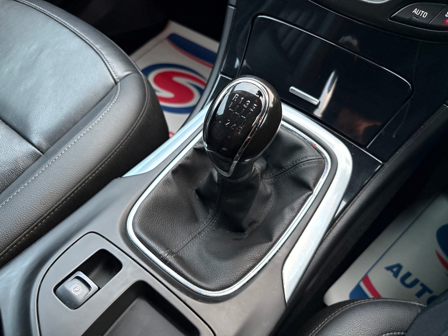 Used Vauxhall Insignia 2015 for sale - 76525930: Photo 9