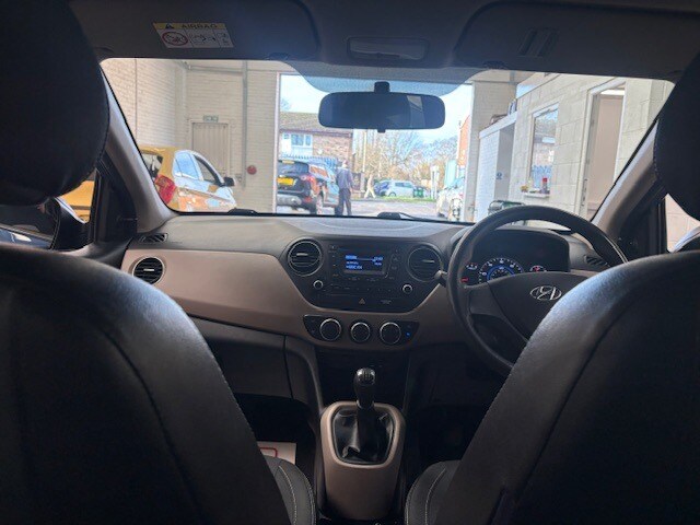 Used Hyundai i10 2014 for sale - 76794711: Photo 28