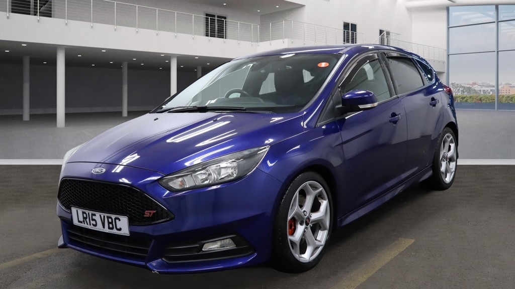 Used Ford Focus 2015 for sale - 76638359: Photo 2