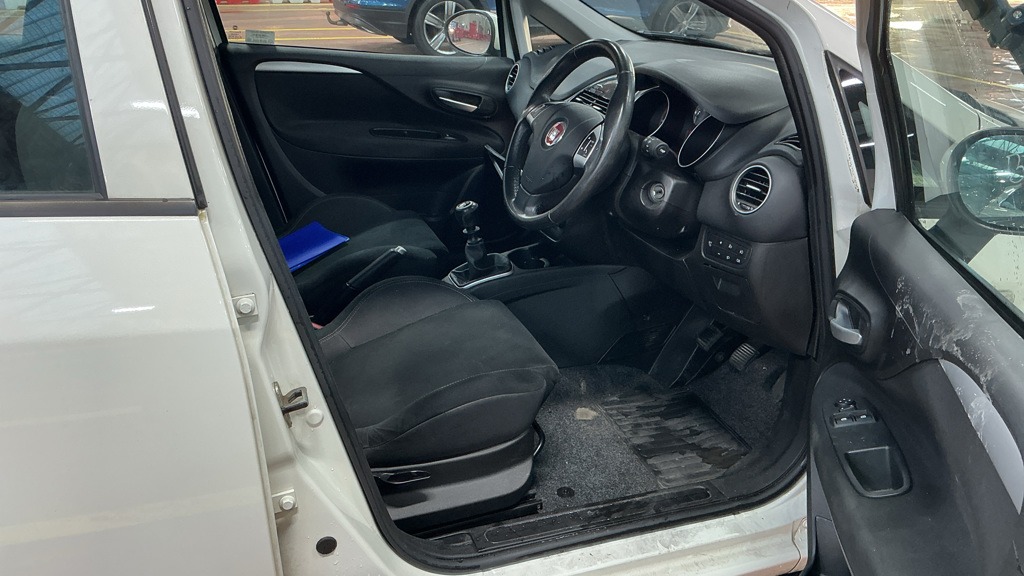 Used Fiat Punto 2015 for sale - 76793043: Photo 6