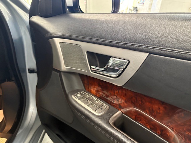 Used Jaguar XF 2009 for sale - 76796191: Photo 23