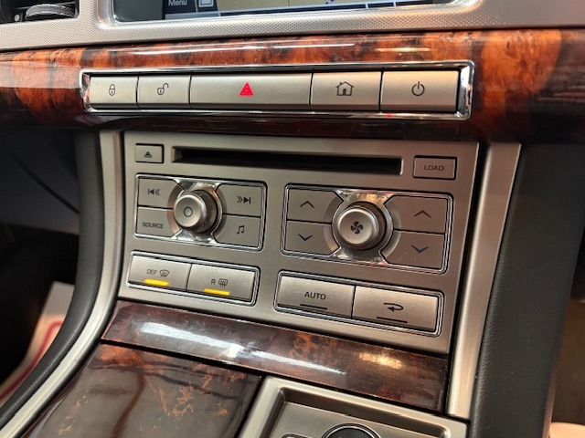 Used Jaguar XF 2009 for sale - 76796191: Photo 28