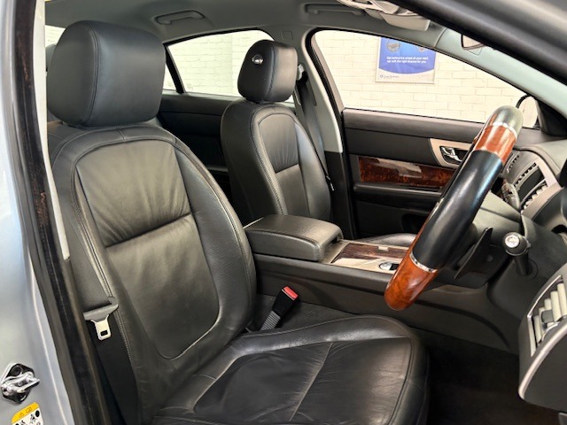 Used Jaguar XF 2009 for sale - 76796191: Photo 9