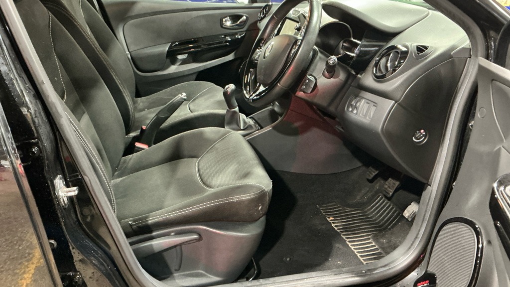 Used Renault Clio 2015 for sale - 77446698: Photo 9