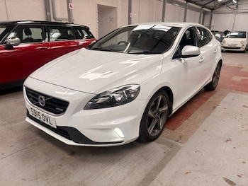 Used Volvo V40 2015 for sale - 78775858: Photo