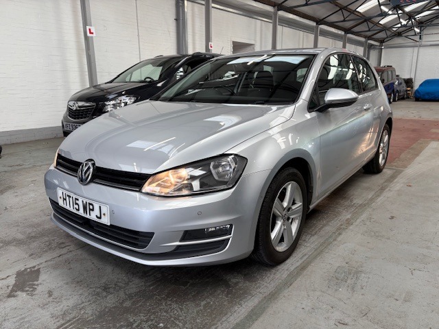 Used Volkswagen Golf 2015 for sale - 76450624: Photo 2
