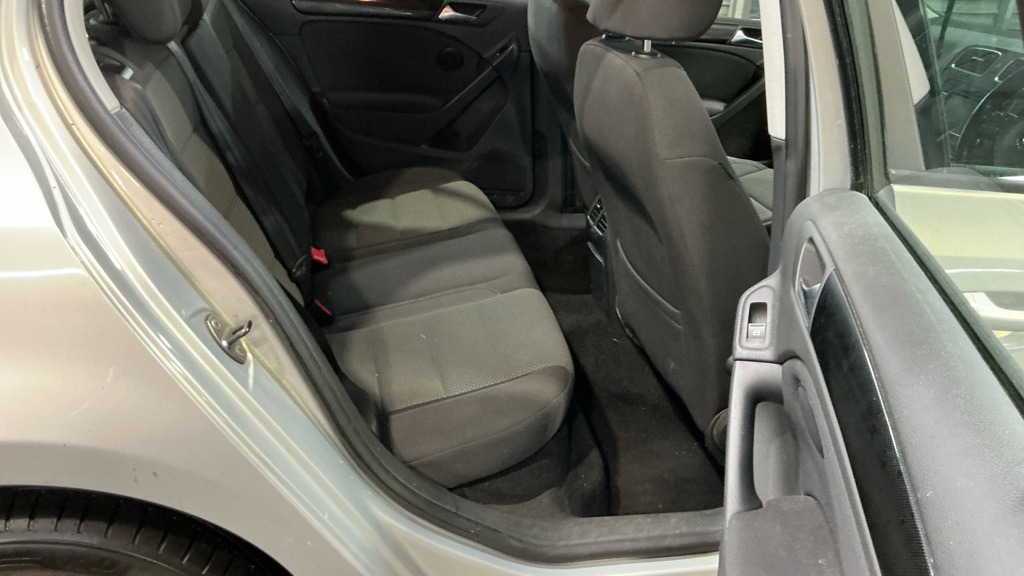 Used Volkswagen Golf 2011 for sale - 77844662: Photo 8