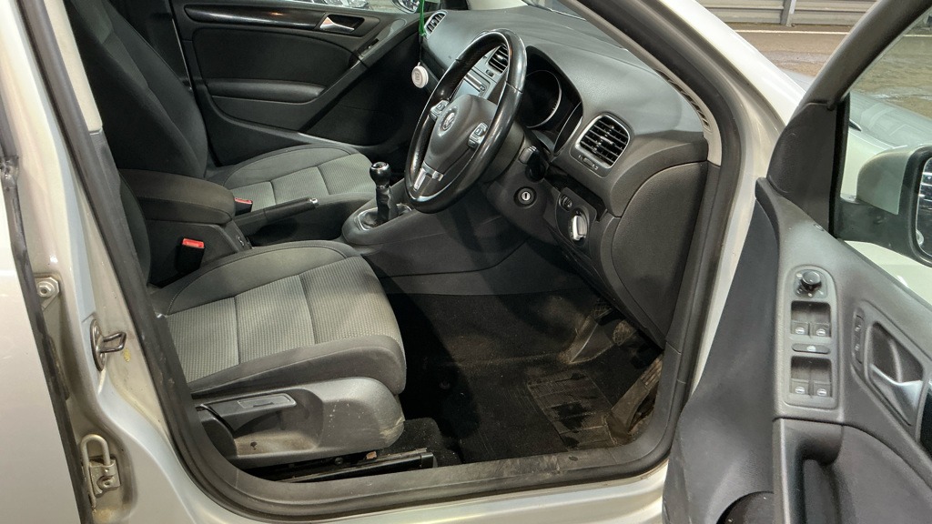 Used Volkswagen Golf 2011 for sale - 77844662: Photo 9