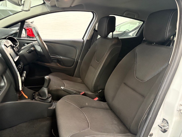 Used Renault Clio 2015 for sale - 76451855: Photo 9