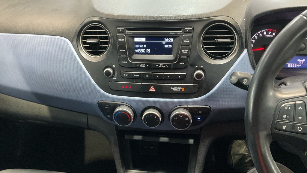 Used Hyundai i10 2015 for sale - 77431214: Photo 10