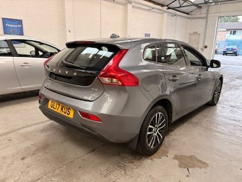 Used Volvo V40 2017 for sale - 79759445: Photo