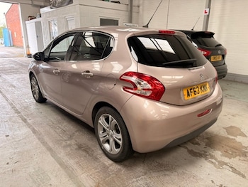 Used Peugeot 208 2013 for sale - 78176456: Photo