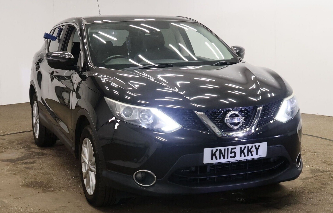 Used Nissan Qashqai 2015 for sale - 77221048: Photo 2