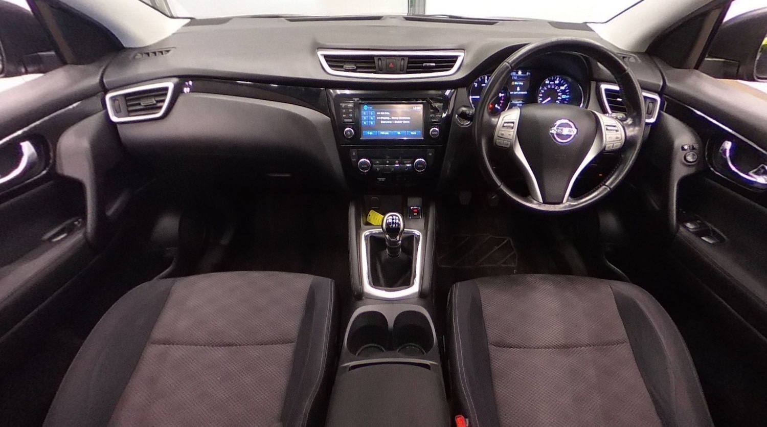 Used Nissan Qashqai 2015 for sale - 77221048: Photo 8