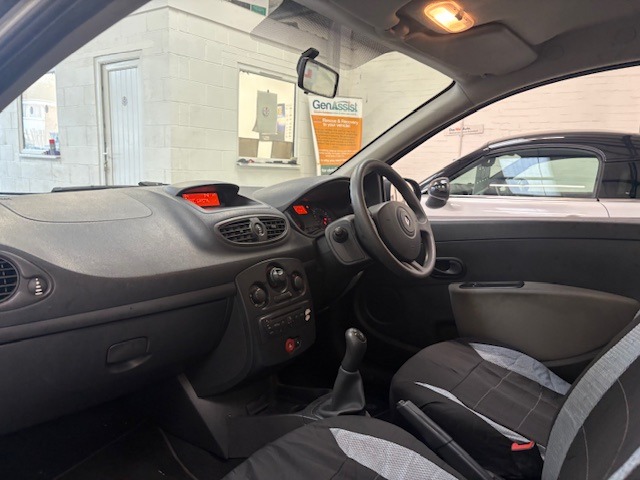 Used Renault Clio 2009 for sale - 76600143: Photo 10