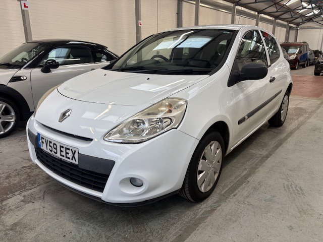 Used Renault Clio 2009 for sale - 76600143: Photo 2