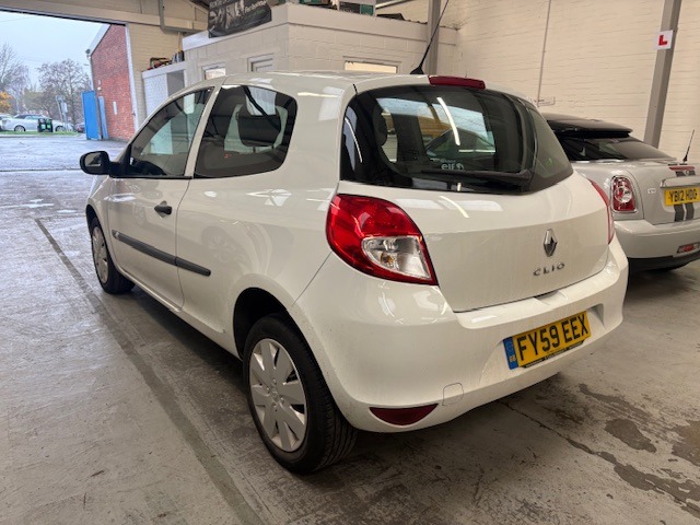 Used Renault Clio 2009 for sale - 76600143: Photo 3