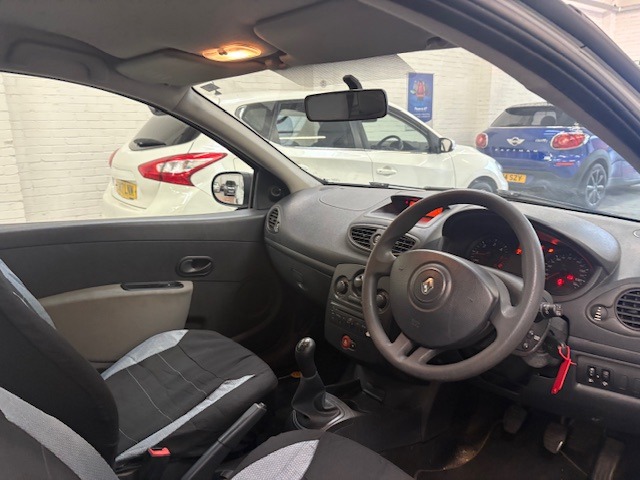 Used Renault Clio 2009 for sale - 76600143: Photo 9