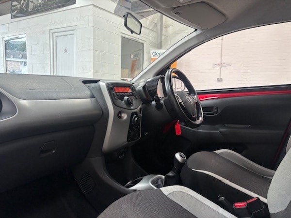 Used Toyota AYGO 2015 for sale - 76220494: Photo 10
