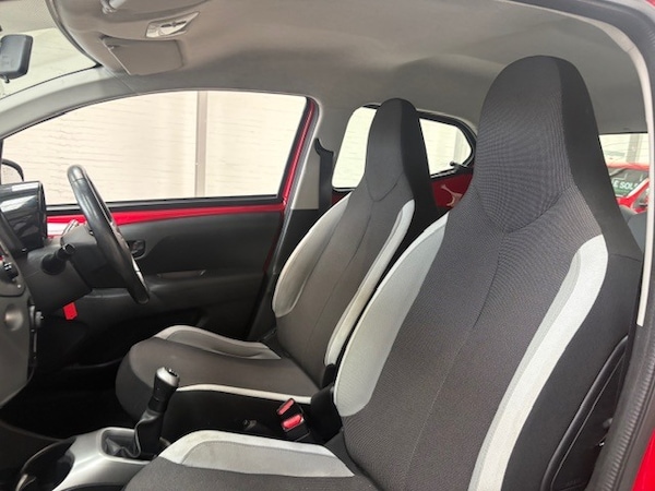 Used Toyota AYGO 2015 for sale - 76220494: Photo 11