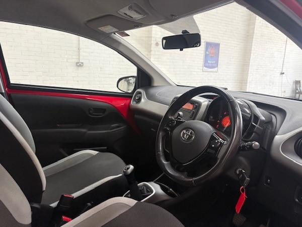 Used Toyota AYGO 2015 for sale - 76220494: Photo 12