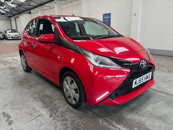 2015 (65) - 1.0 VVT-i X-Play 5dr