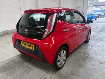 Used Toyota AYGO 2015 for sale - 76220494: Photo 4