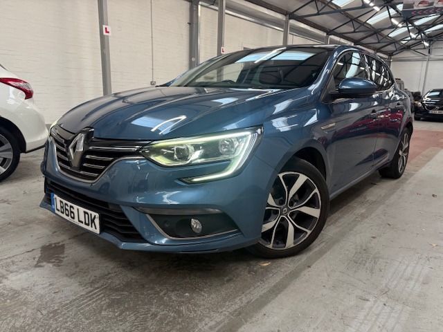 Used Renault Megane 2016 for sale - 76792479: Photo 2