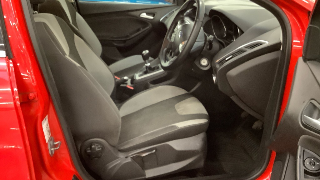 Used Ford Focus 2013 for sale - 77220822: Photo 9