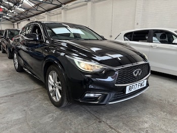 Infiniti - Q30