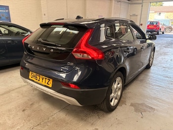 Used Volvo V40 2014 for sale - 79380667: Photo