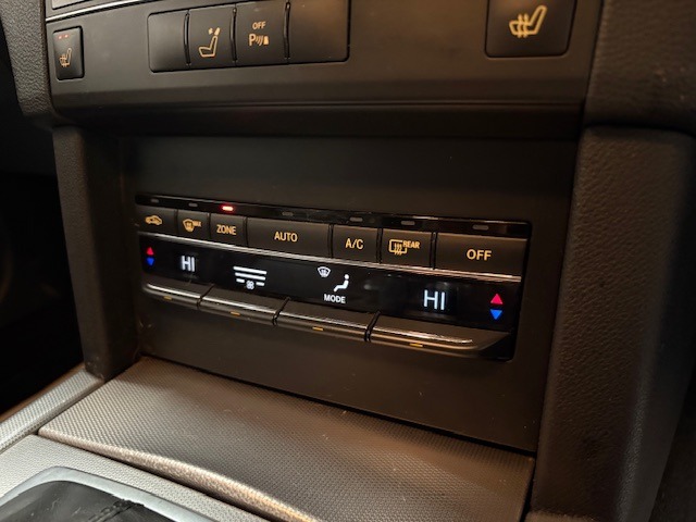 Used Mercedes-Benz E Class 2009 for sale - 76792492: Photo 32