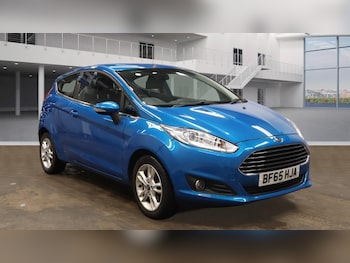 2015 (65) - 1.25 82 Zetec 3dr