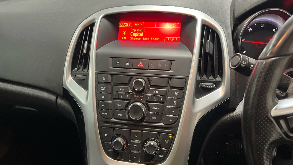 Used Vauxhall Astra 2015 for sale - 77715596: Photo 9