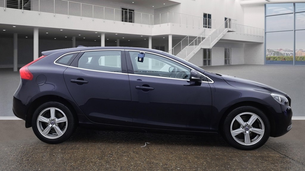 Used Volvo V40 2015 for sale - 76602707: Photo 6