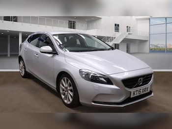 Used Volvo V40 2015 for sale - 77716235: Photo