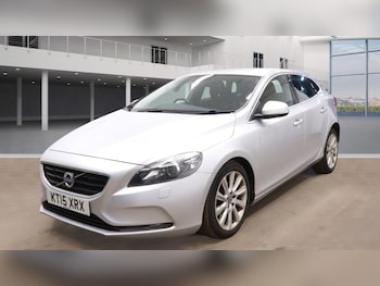 Used Volvo V40 2015 for sale - 77716235: Photo