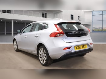 Used Volvo V40 2015 for sale - 77716235: Photo