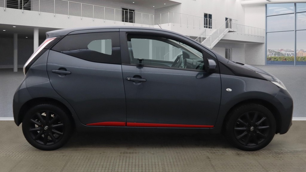 Used Toyota AYGO 2017 for sale - 77491035: Photo 6