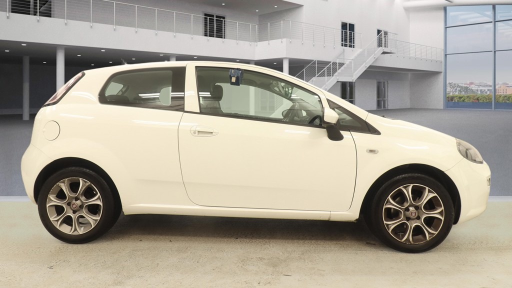 Used Fiat Punto 2015 for sale - 77716219: Photo 6