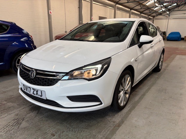 Used Vauxhall Astra 2017 for sale - 76340814: Photo 2
