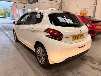 Used Peugeot 208 2015 for sale - 79853729: Photo
