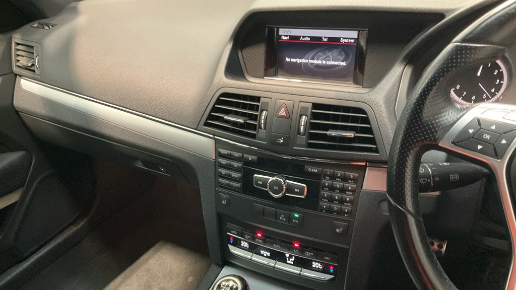 Used Mercedes-Benz E Class 2013 for sale - 77136165: Photo 11