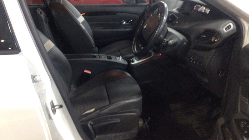 Used Renault Scenic 2015 for sale - 77431655: Photo 9