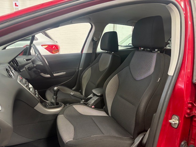 Used Peugeot 308 2013 for sale - 76412432: Photo 10