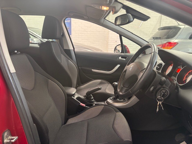 Used Peugeot 308 2013 for sale - 76412432: Photo 19