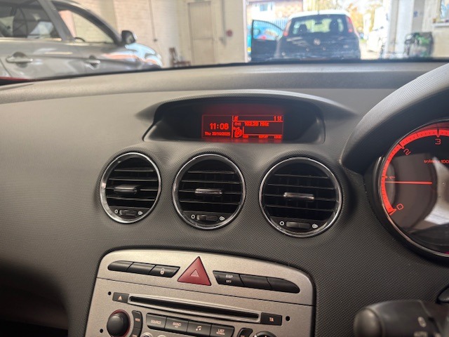 Used Peugeot 308 2013 for sale - 76412432: Photo 24