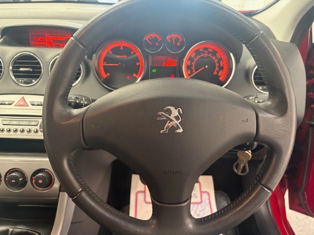 Used Peugeot 308 2013 for sale - 76412432: Photo 26