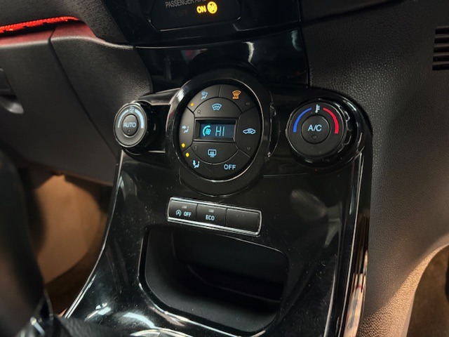 Used Ford Fiesta 2015 for sale - 76879377: Photo 25