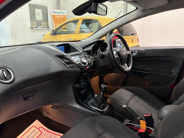 Used Ford Fiesta 2015 for sale - 76879377: Photo 32